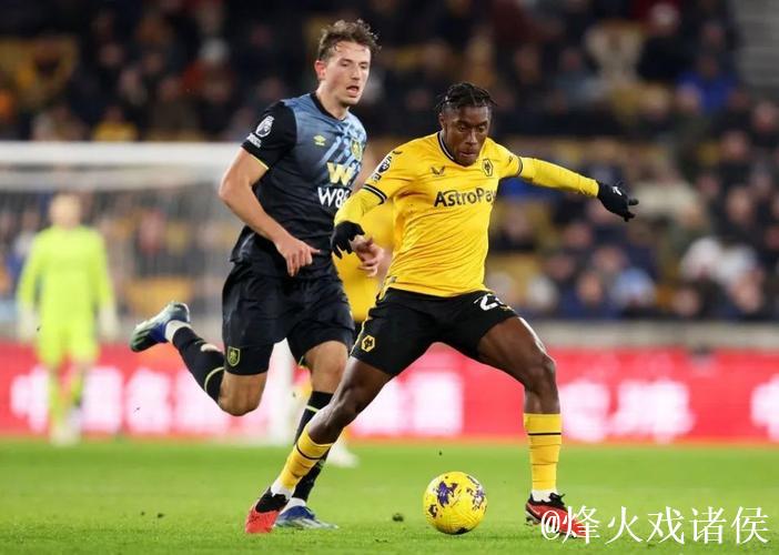 福法纳重返合练,莱奥与圣地亚哥单练进行中 福法纳重返合练,莱奥与圣地亚哥单练进行中